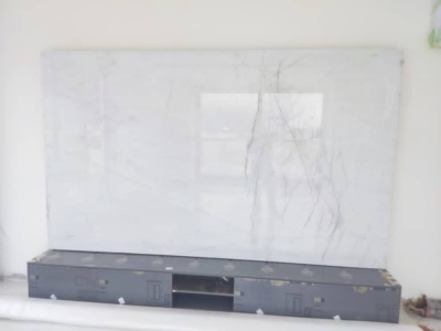 سنگ مرمریت سفید اسلب دیوار تلویزیون